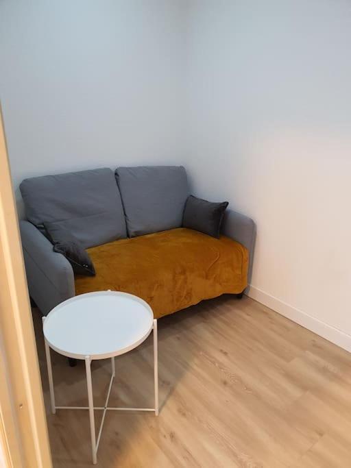 Le Tournesol, Appartement T1 Bis Hericourt  Buitenkant foto